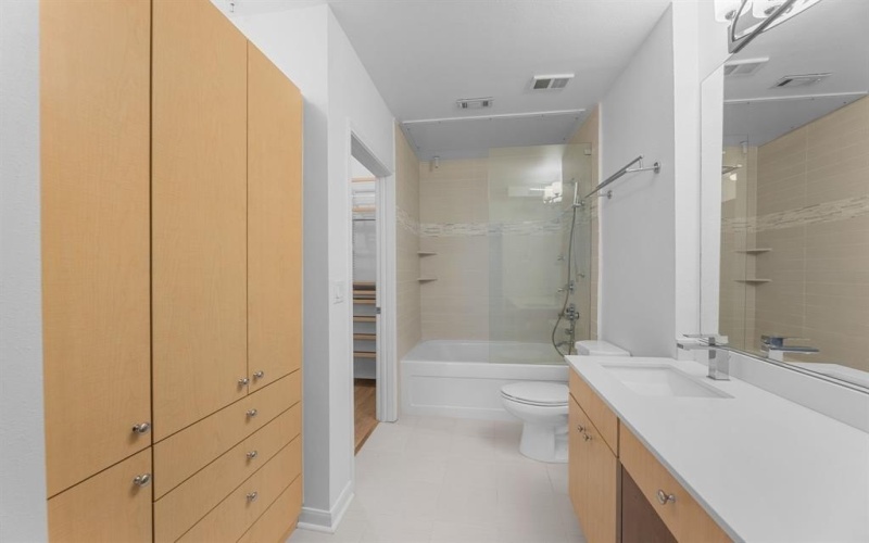 3225 Turtle Creek Boulevard #120, Dallas, TX 75219, 2 Bedrooms Bedrooms, ,2 BathroomsBathrooms,Residential,For Sale,3225 Turtle Creek Boulevard,0,21086755