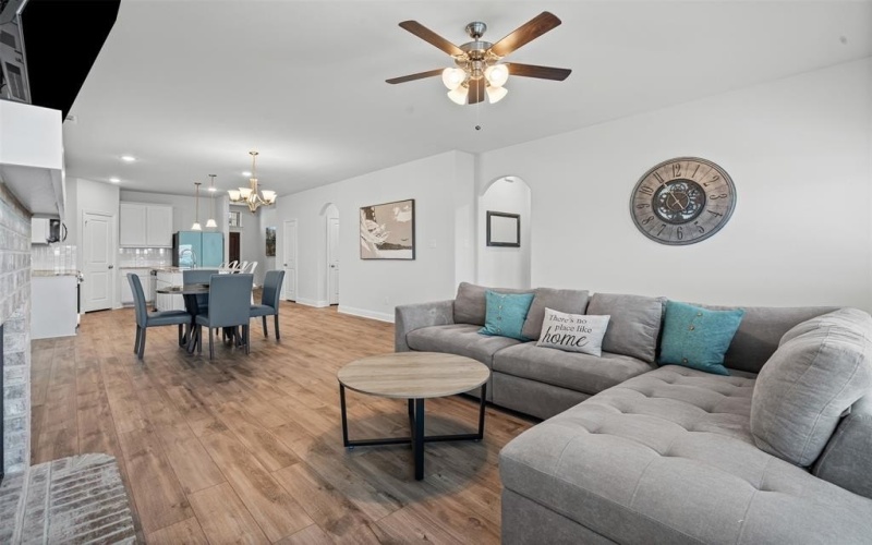 341 Saltmeadow Lane, Red Oak, TX 75154, 3 Habitaciones Habitaciones , ,2 BañosBaños,Residential,En Venta,341 Saltmeadow Lane,0,21087716