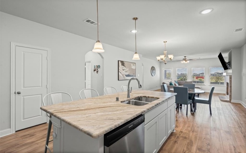 341 Saltmeadow Lane, Red Oak, TX 75154, 3 Habitaciones Habitaciones , ,2 BañosBaños,Residential,En Venta,341 Saltmeadow Lane,0,21087716