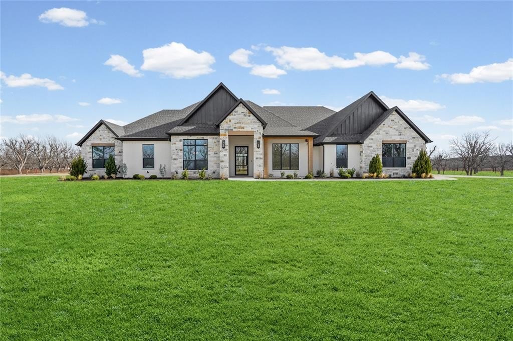 2012 Skylane Drive, Granbury, TX 76049, 4 Bedrooms Bedrooms, ,3 BathroomsBathrooms,Residential,For Sale,2012 Skylane Drive,0,21087977