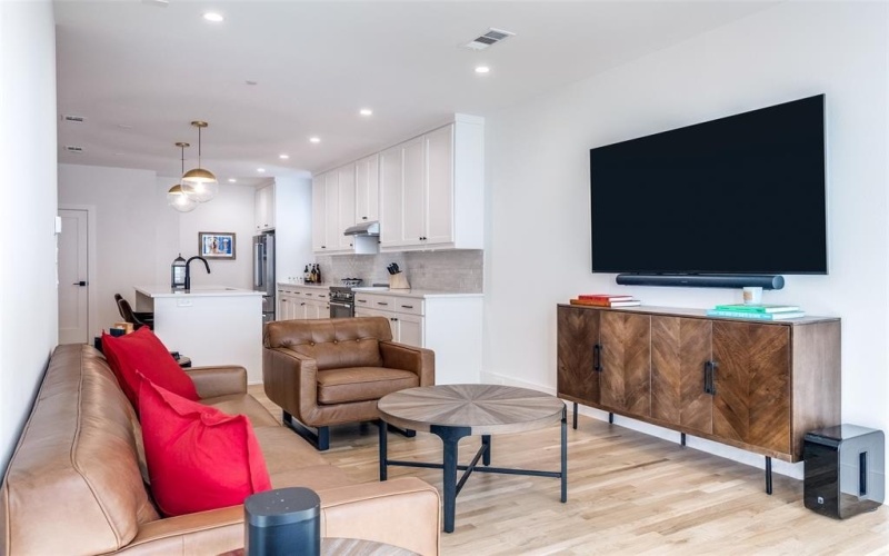 7207 Gaston Avenue #903, Dallas, TX 75214, 2 Bedrooms Bedrooms, ,2 BathroomsBathrooms,Residential,For Sale,7207 Gaston Avenue,0,21088077