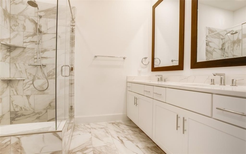 4636 Warwood Lane, Dallas, TX 75219, 2 Habitaciones Habitaciones , ,2 BañosBaños,Residential,En Venta,4636 Warwood Lane,0,21088112