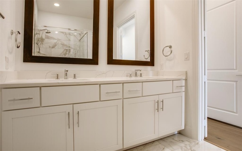 4636 Warwood Lane, Dallas, TX 75219, 2 Habitaciones Habitaciones , ,2 BañosBaños,Residential,En Venta,4636 Warwood Lane,0,21088112