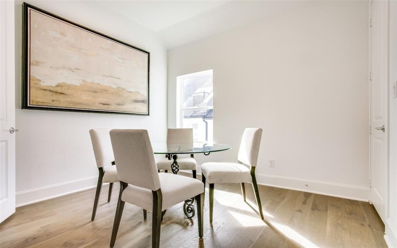 4636 Warwood Lane, Dallas, TX 75219, 2 Habitaciones Habitaciones , ,2 BañosBaños,Residential,En Venta,4636 Warwood Lane,0,21088112