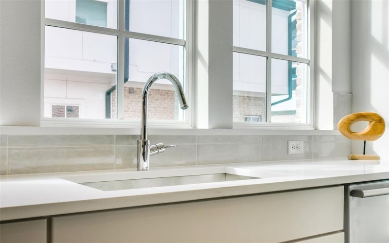 4636 Warwood Lane, Dallas, TX 75219, 2 Habitaciones Habitaciones , ,2 BañosBaños,Residential,En Venta,4636 Warwood Lane,0,21088112