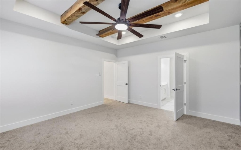 5115 Draper Street, Fort Worth, TX 76105, 4 Bedrooms Bedrooms, ,2 BathroomsBathrooms,Residential,For Sale,5115 Draper Street,0,21088181