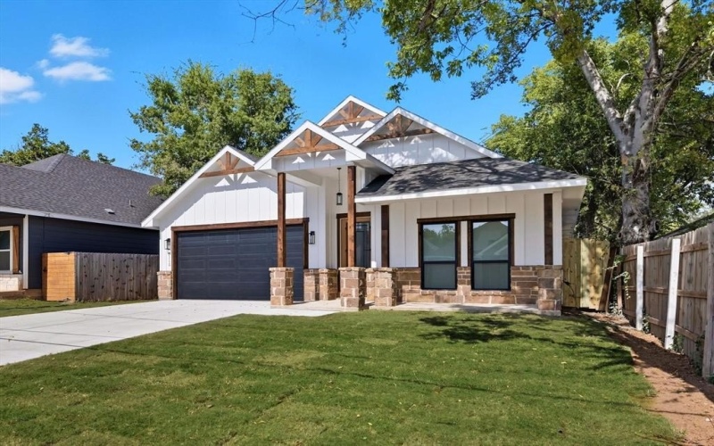 5115 Draper Street, Fort Worth, TX 76105, 4 Bedrooms Bedrooms, ,2 BathroomsBathrooms,Residential,For Sale,5115 Draper Street,0,21088181