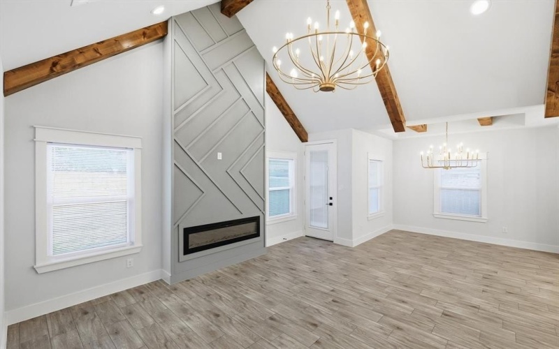 5115 Draper Street, Fort Worth, TX 76105, 4 Bedrooms Bedrooms, ,2 BathroomsBathrooms,Residential,For Sale,5115 Draper Street,0,21088181