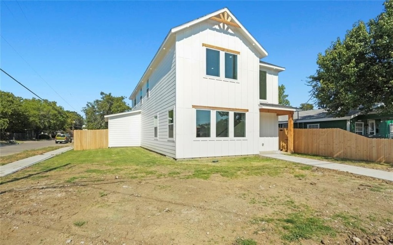 3639 Pueblo Street, Dallas, TX 75212, 3 Bedrooms Bedrooms, ,2 BathroomsBathrooms,Residential,For Sale,3639 Pueblo Street,0,21088329