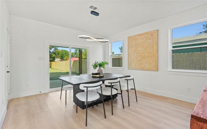 3639 Pueblo Street, Dallas, TX 75212, 3 Bedrooms Bedrooms, ,2 BathroomsBathrooms,Residential,For Sale,3639 Pueblo Street,0,21088329