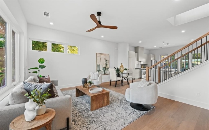 1502 Holly Avenue, Dallas, TX 75204, 2 Bedrooms Bedrooms, ,2 BathroomsBathrooms,Residential,For Sale,1502 Holly Avenue,0,21088344