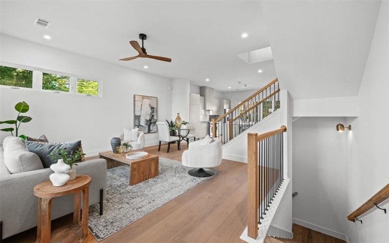 1502 Holly Avenue, Dallas, TX 75204, 2 Bedrooms Bedrooms, ,2 BathroomsBathrooms,Residential,For Sale,1502 Holly Avenue,0,21088344