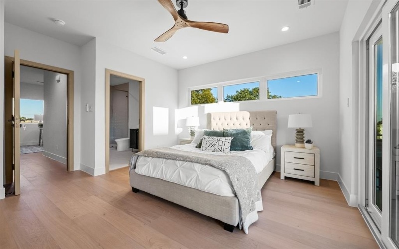 1502 Holly Avenue, Dallas, TX 75204, 2 Bedrooms Bedrooms, ,2 BathroomsBathrooms,Residential,For Sale,1502 Holly Avenue,0,21088344