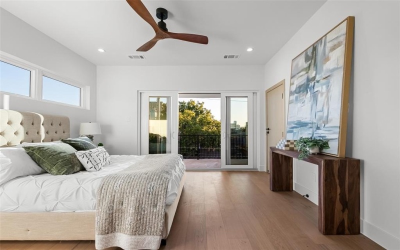 1502 Holly Avenue, Dallas, TX 75204, 2 Bedrooms Bedrooms, ,2 BathroomsBathrooms,Residential,For Sale,1502 Holly Avenue,0,21088344