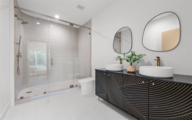 1502 Holly Avenue, Dallas, TX 75204, 2 Bedrooms Bedrooms, ,2 BathroomsBathrooms,Residential,For Sale,1502 Holly Avenue,0,21088344