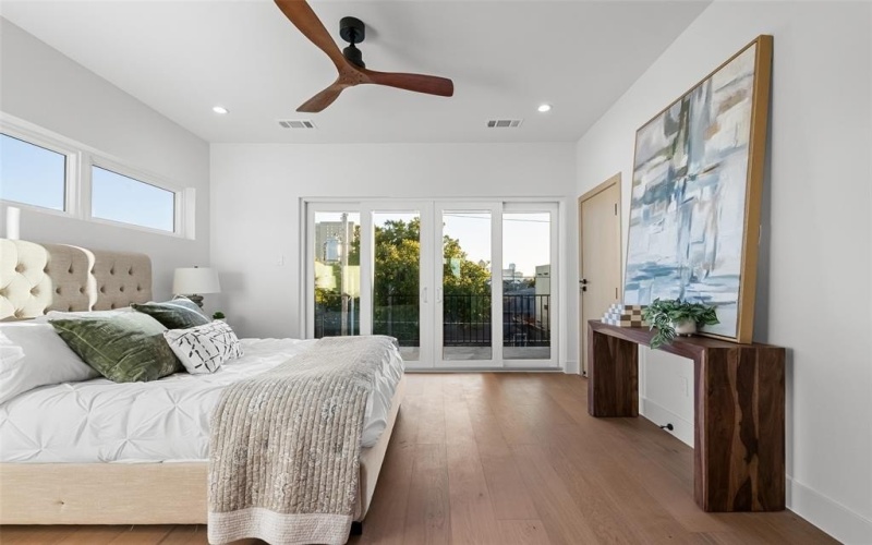 1502 Holly Avenue, Dallas, TX 75204, 2 Bedrooms Bedrooms, ,2 BathroomsBathrooms,Residential,For Sale,1502 Holly Avenue,0,21088344