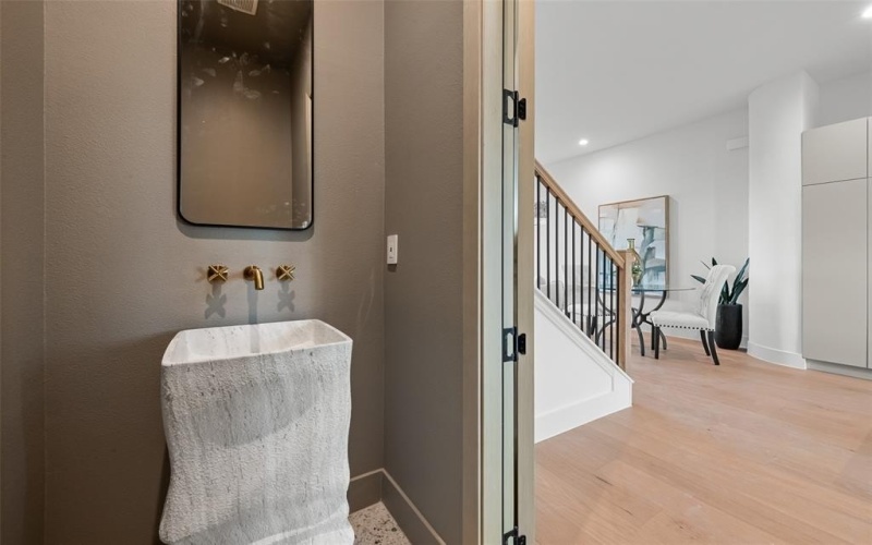 1502 Holly Avenue, Dallas, TX 75204, 2 Bedrooms Bedrooms, ,2 BathroomsBathrooms,Residential,For Sale,1502 Holly Avenue,0,21088344