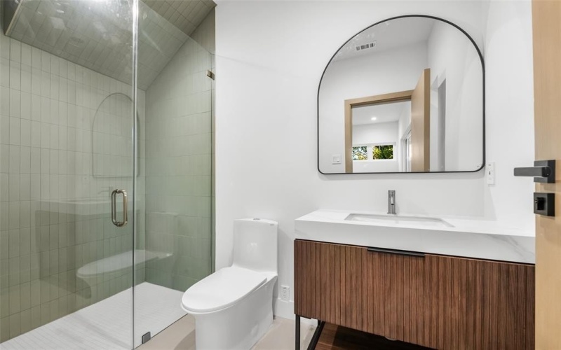 1502 Holly Avenue, Dallas, TX 75204, 2 Bedrooms Bedrooms, ,2 BathroomsBathrooms,Residential,For Sale,1502 Holly Avenue,0,21088344