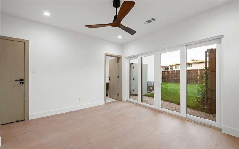 1502 Holly Avenue, Dallas, TX 75204, 2 Bedrooms Bedrooms, ,2 BathroomsBathrooms,Residential,For Sale,1502 Holly Avenue,0,21088344