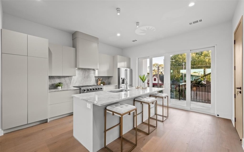 1502 Holly Avenue, Dallas, TX 75204, 2 Bedrooms Bedrooms, ,2 BathroomsBathrooms,Residential,For Sale,1502 Holly Avenue,0,21088344