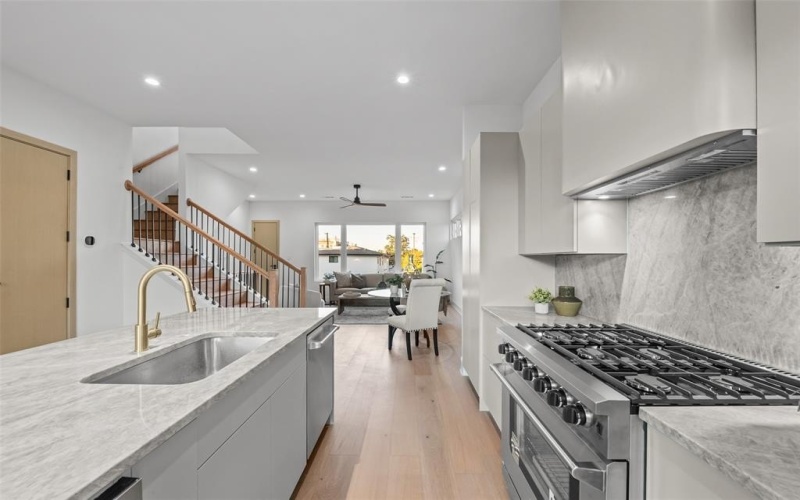 1502 Holly Avenue, Dallas, TX 75204, 2 Bedrooms Bedrooms, ,2 BathroomsBathrooms,Residential,For Sale,1502 Holly Avenue,0,21088344