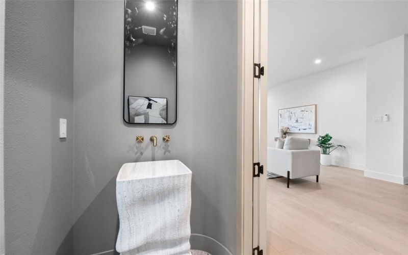 1504 Holly Avenue, Dallas, TX 75204, 3 Bedrooms Bedrooms, ,3 BathroomsBathrooms,Residential,For Sale,1504 Holly Avenue,0,21088349