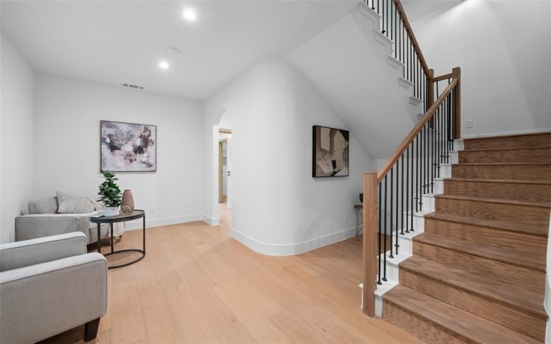 1504 Holly Avenue, Dallas, TX 75204, 3 Bedrooms Bedrooms, ,3 BathroomsBathrooms,Residential,For Sale,1504 Holly Avenue,0,21088349