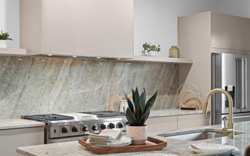 1504 Holly Avenue, Dallas, TX 75204, 3 Bedrooms Bedrooms, ,3 BathroomsBathrooms,Residential,For Sale,1504 Holly Avenue,0,21088349