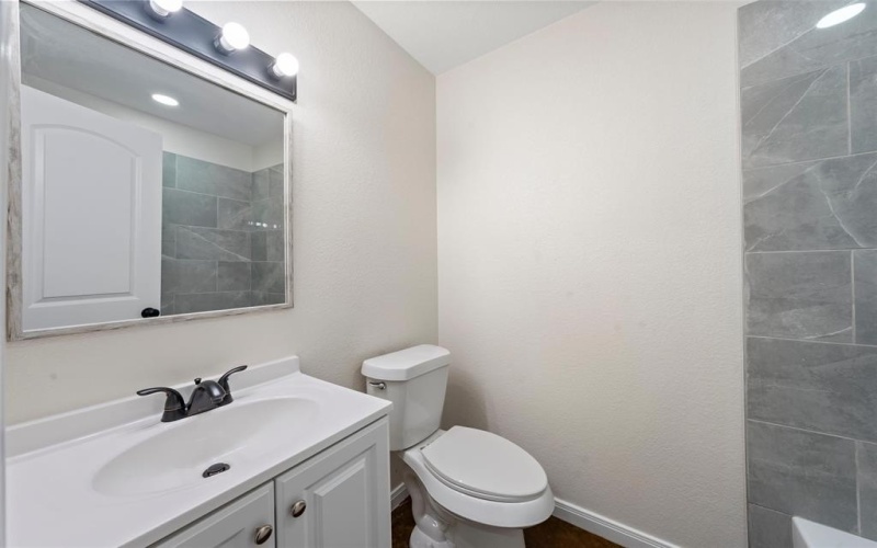 1716 N 12th Street, Waco, TX 76707, 6 Habitaciones Habitaciones , ,5 BañosBaños,Residential Multi Family,En Venta,1716 N 12th Street,0,21088523