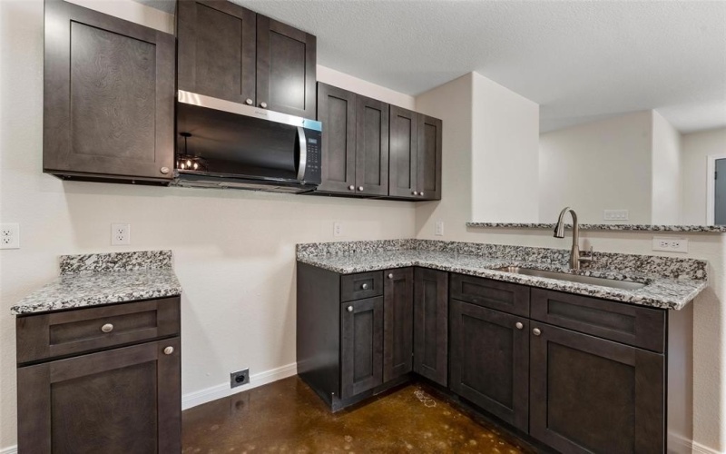 1716 N 12th Street, Waco, TX 76707, 6 Habitaciones Habitaciones , ,5 BañosBaños,Residential Multi Family,En Venta,1716 N 12th Street,0,21088523