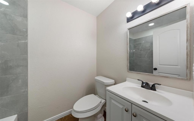 1716 N 12th Street, Waco, TX 76707, 6 Habitaciones Habitaciones , ,5 BañosBaños,Residential Multi Family,En Venta,1716 N 12th Street,0,21088523