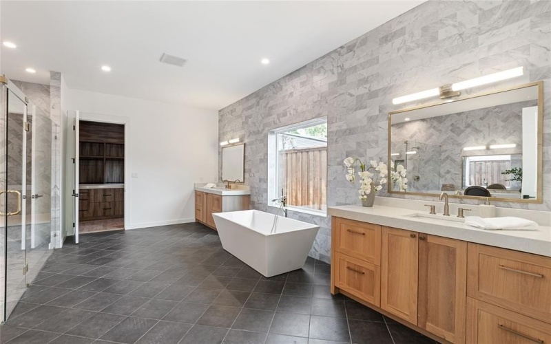 10565 Cromwell Drive, Dallas, TX 75229, 5 Bedrooms Bedrooms, ,6 BathroomsBathrooms,Residential,For Sale,10565 Cromwell Drive,0,21088565