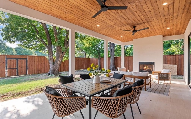 10565 Cromwell Drive, Dallas, TX 75229, 5 Bedrooms Bedrooms, ,6 BathroomsBathrooms,Residential,For Sale,10565 Cromwell Drive,0,21088565