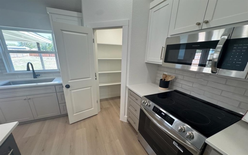 606 North Mill Street, Weatherford, TX 76086, 3 Habitaciones Habitaciones , ,2 BañosBaños,Residential,En Venta,606 North Mill Street,0,21088718