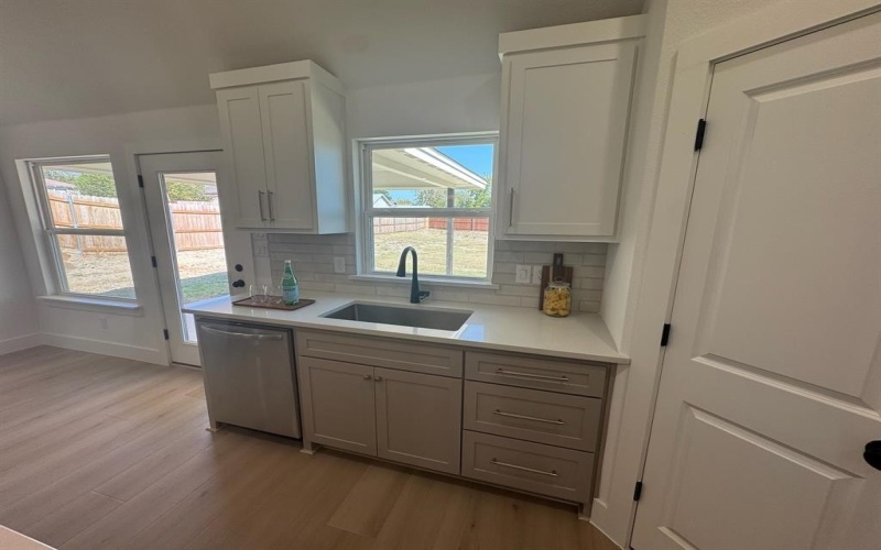 606 North Mill Street, Weatherford, TX 76086, 3 Habitaciones Habitaciones , ,2 BañosBaños,Residential,En Venta,606 North Mill Street,0,21088718