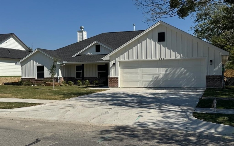 606 North Mill Street, Weatherford, TX 76086, 3 Habitaciones Habitaciones , ,2 BañosBaños,Residential,En Venta,606 North Mill Street,0,21088718