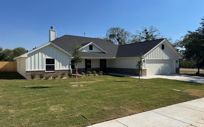 606 North Mill Street, Weatherford, TX 76086, 3 Habitaciones Habitaciones , ,2 BañosBaños,Residential,En Venta,606 North Mill Street,0,21088718