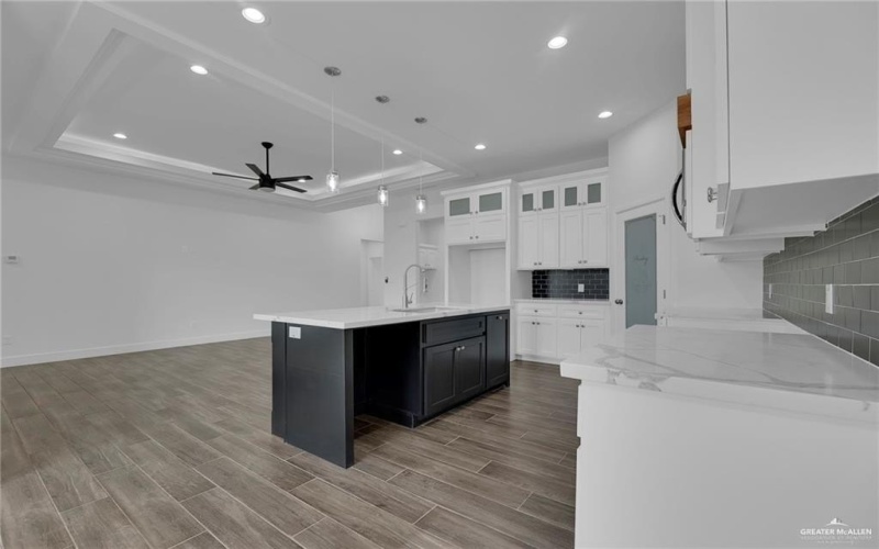 6104 N Playa Del Sol Street, Edinburg, TX 78542, 3 Bedrooms Bedrooms, ,2 BathroomsBathrooms,Residential,For Sale,6104 N Playa Del Sol Street,466339