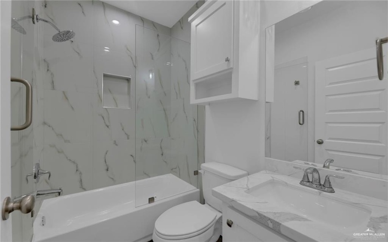 6104 N Playa Del Sol Street, Edinburg, TX 78542, 3 Bedrooms Bedrooms, ,2 BathroomsBathrooms,Residential,For Sale,6104 N Playa Del Sol Street,466339