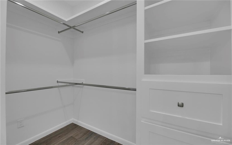 6104 N Playa Del Sol Street, Edinburg, TX 78542, 3 Bedrooms Bedrooms, ,2 BathroomsBathrooms,Residential,For Sale,6104 N Playa Del Sol Street,466339