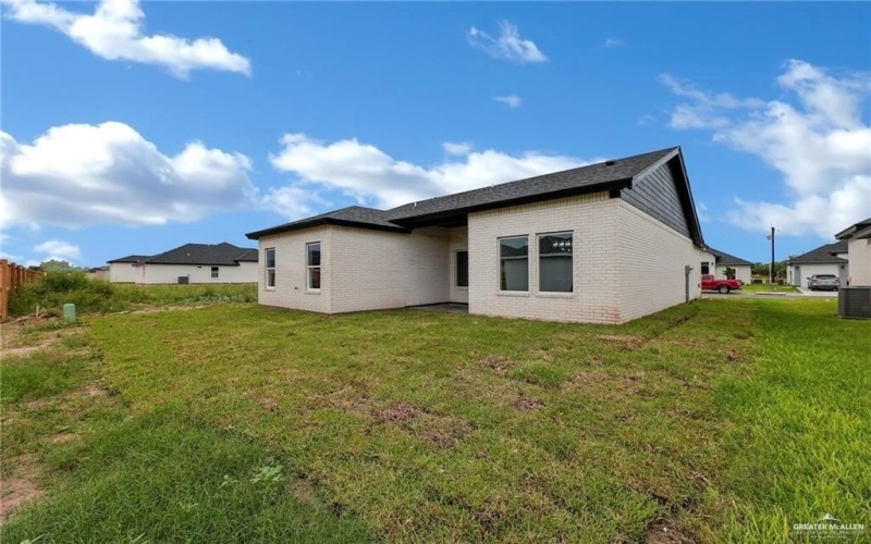 6104 N Playa Del Sol Street, Edinburg, TX 78542, 3 Bedrooms Bedrooms, ,2 BathroomsBathrooms,Residential,For Sale,6104 N Playa Del Sol Street,466339