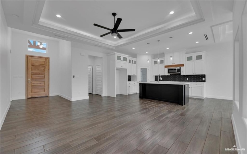 6104 N Playa Del Sol Street, Edinburg, TX 78542, 3 Bedrooms Bedrooms, ,2 BathroomsBathrooms,Residential,For Sale,6104 N Playa Del Sol Street,466339
