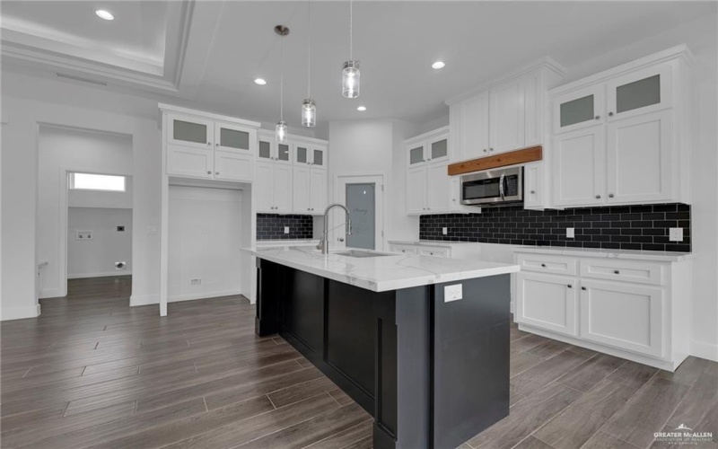 6104 N Playa Del Sol Street, Edinburg, TX 78542, 3 Bedrooms Bedrooms, ,2 BathroomsBathrooms,Residential,For Sale,6104 N Playa Del Sol Street,466339
