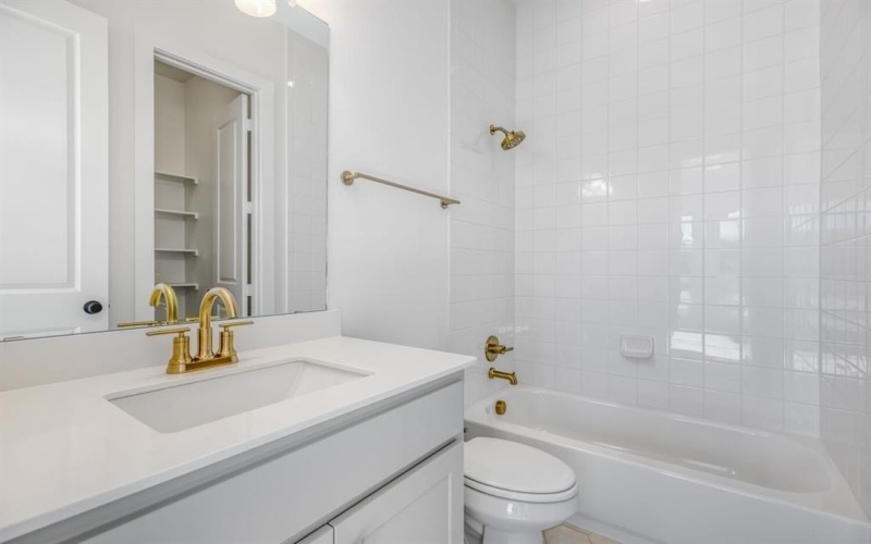 1421 Hidden Cove Drive, Lakewood Village, TX 75068, 4 Habitaciones Habitaciones , ,5 BañosBaños,Residential,En Venta,1421 Hidden Cove Drive,0,21088877