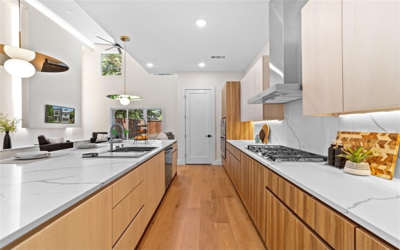 416 Mount Auburn Avenue, Dallas, TX 75223, 5 Bedrooms Bedrooms, ,5 BathroomsBathrooms,Residential,For Sale,416 Mount Auburn Avenue,0,21089200