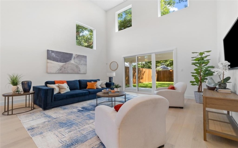 426 Martinique Avenue, Dallas, TX 75223, 5 Bedrooms Bedrooms, ,5 BathroomsBathrooms,Residential,For Sale,426 Martinique Avenue,0,21089205