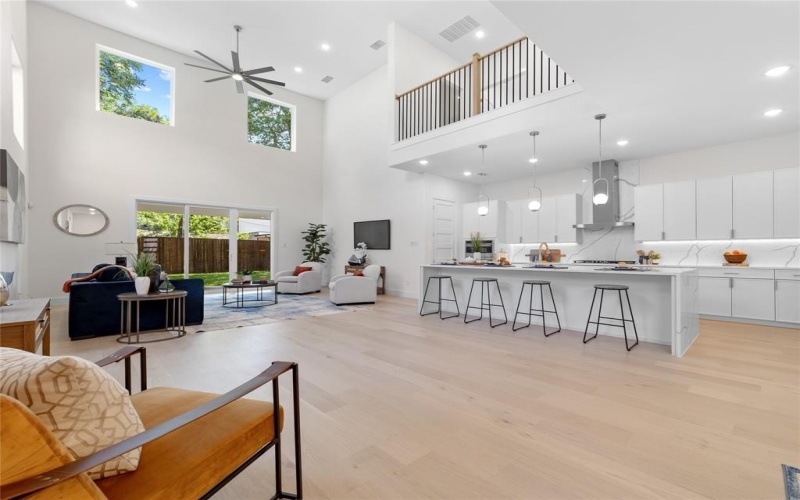 426 Martinique Avenue, Dallas, TX 75223, 5 Bedrooms Bedrooms, ,5 BathroomsBathrooms,Residential,For Sale,426 Martinique Avenue,0,21089205