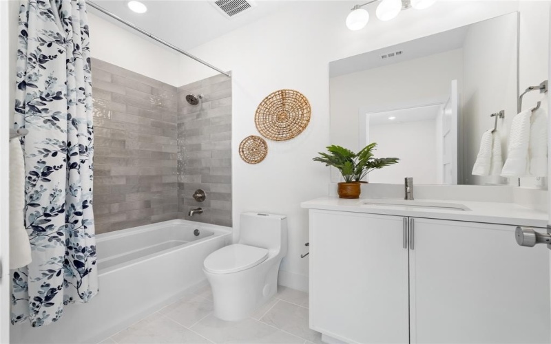 426 Martinique Avenue, Dallas, TX 75223, 5 Bedrooms Bedrooms, ,5 BathroomsBathrooms,Residential,For Sale,426 Martinique Avenue,0,21089205