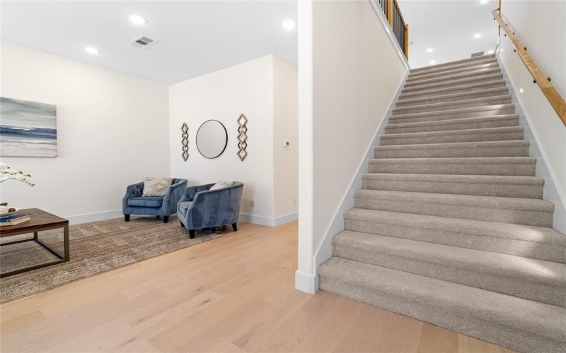 426 Martinique Avenue, Dallas, TX 75223, 5 Bedrooms Bedrooms, ,5 BathroomsBathrooms,Residential,For Sale,426 Martinique Avenue,0,21089205