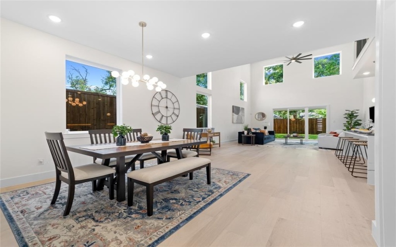 426 Martinique Avenue, Dallas, TX 75223, 5 Bedrooms Bedrooms, ,5 BathroomsBathrooms,Residential,For Sale,426 Martinique Avenue,0,21089205